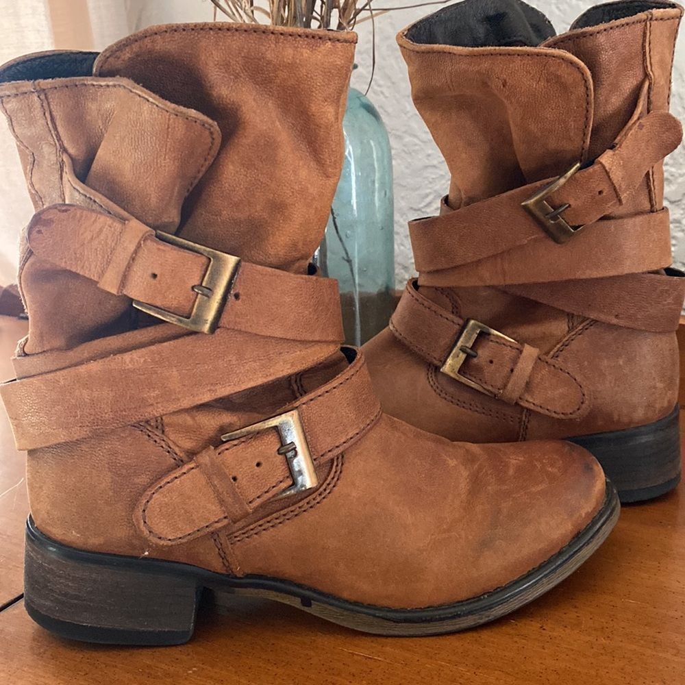 Steve Madden Brown Suede Buckle Ankle Boots